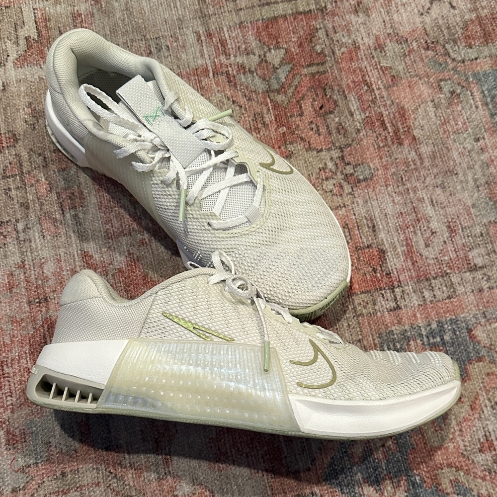 Nike Metcon 9 AMP Sea Glass/Summit White/Olive Aura/Metallic Gold Star Sz 8